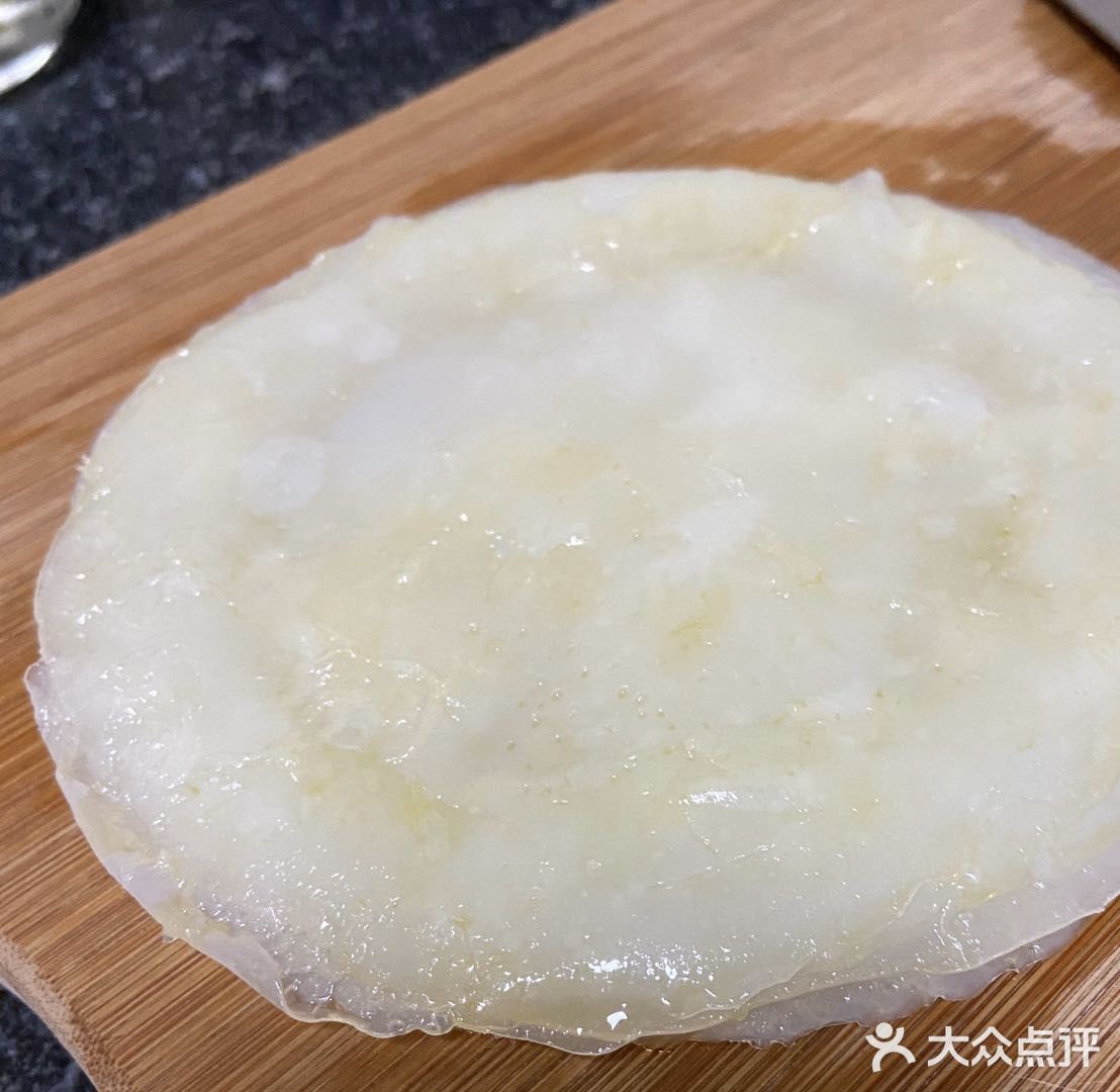 美味的凉皮做法来了！ 食材：面粉，黄瓜，醋，盐