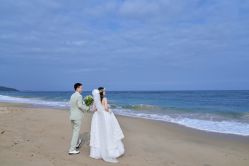 -纯白旅拍婚纱摄影(三亚店)