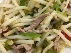 太湖芦苇根炒肉丝-呼吸森林·生态农庄农家乐私房菜