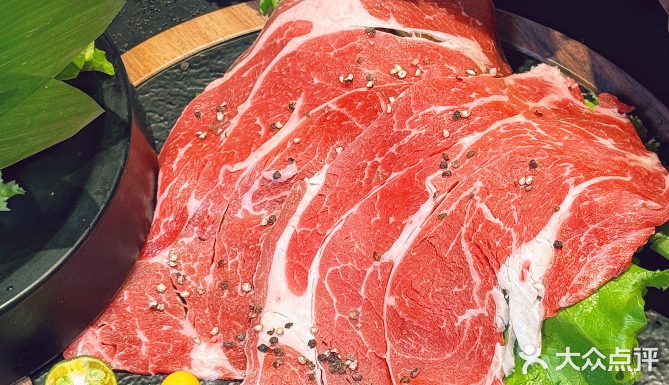 西安吃烤肉，离不开火炉旁特色的油泼辣子！