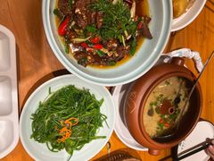 -老滇山寨•云南特色菜•地方菜•民族风情歌舞表演(金碧店)