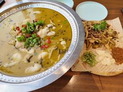 -有红鸡毛店·川菜(建设路店)