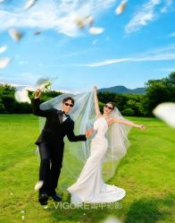 -雪中彩影婚纱摄影·微光艺术中心