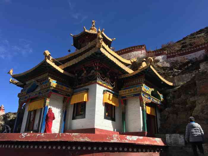 洛卓窝隆寺-"能到达这里已经算是一种修行了 历经陡峭.