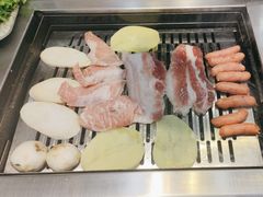 -臻牛烤肉