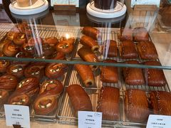 -VERIE BAKEHOUSE