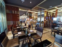 -大中华希尔顿酒店-念自助餐·嗨啤·小龙虾