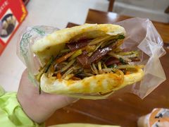 张飞牛肉锅盔-小陈方酥锅盔(古城总店)