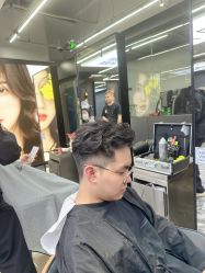 -藤野造型•烫染专业店