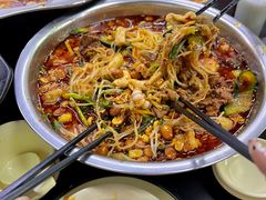 -周良天山牛杂城(天山路总店)