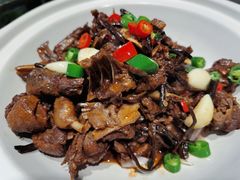 茶树菇烧鸭-董厨煨汤馆(车站路店)