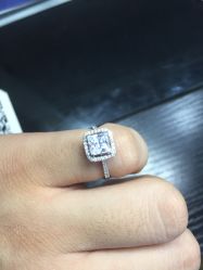 -威德钻石-克拉钻大本营(南京东路店)