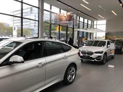 -上海宝信宝马4S店