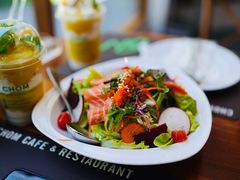 -Chom Cafe and Restaurant