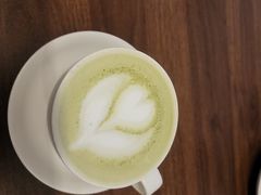 抹茶牛乳-梧桐巷咖啡厅·coffee&bar