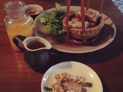-Cau Go Vietnamese Cuisine
