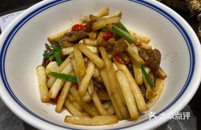 Peanut Sprout Stir-Fried with Pork Belly