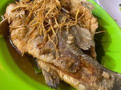 -明记烧鱼美味店