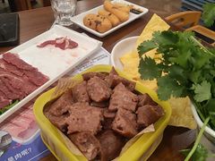 -楼外楼大刀肉传统火锅居(博学路店)