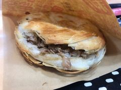 传统腊汁肉夹馍-忆秦时(银泰in77店)