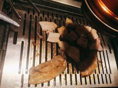 -臻牛烤肉