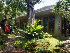 -Chom Cafe and Restaurant