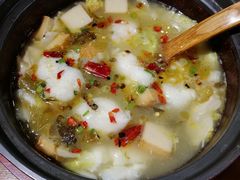 石锅酸菜鱼-周鱼小馆石锅酸菜鱼(活力汇店)