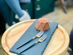 赭石蛋糕-METAL HANDS(五道营店)