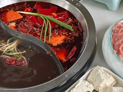 -茅草房·河畔园林火锅