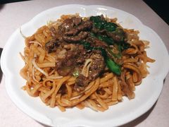 招牌湿炒牛河-潮泰牛肉火锅 · 创于1992年(车公庙店)