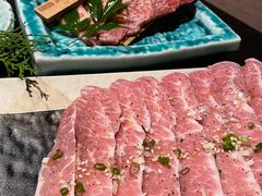 -山川小町·极番烧肉(新地假日广场店)
