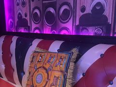 -UK派对KTV(日月广场店)