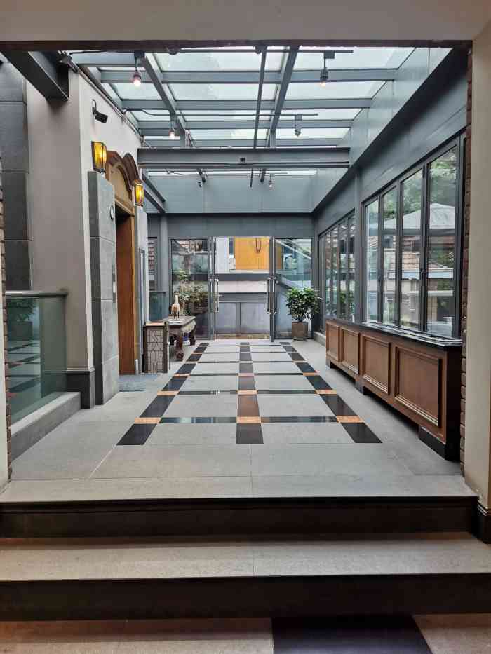 芙蓉堂(武汉天地店)-"几个服务员贴身服务,端茶倒水上菜,我选择.