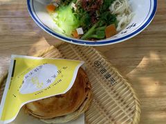 -左左香老潼关肉夹馍(龙山一路店)