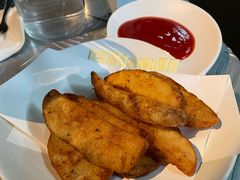 薯条和芝士-穹六人间 people 6(岳阳路店)