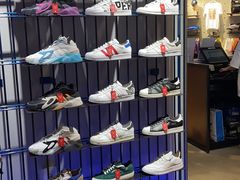 -阿迪达斯(武林银泰三叶草店)