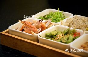 Self-Service Small Dishes and Condiments