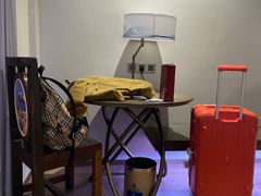 -皇马海口湾海景酒店(万绿园秀英港店)