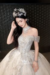 点击看大图 -艾拉·女王婚纱礼服馆