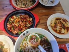 -湘人龙记老长沙米粉(鸟巢店)