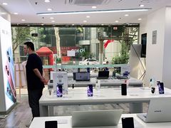 -荣耀授权专卖店(黄浦浙江中路店)