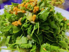 芹菜苗拌海胆-捏上开口笑海鲜水饺(台山街店)