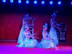 -关东情主题文化演艺餐厅