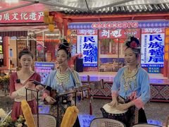 -刘姐啤酒鱼民族演艺餐厅(西街总店)