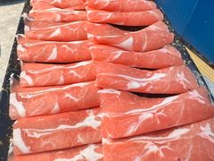 -洞庭洲·防空洞火锅·铜锅涮肉·烧烤(新百广场店)