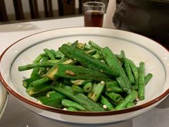 黏汁秋葵炒长豆角-老湘亲·品鉴湘菜(湖里店)