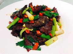 大蒜叶子腊牛肉-上座·餐厅(阳光100店)