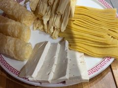 -周记潮汕牛肉·小龙虾烧烤(九亭金地广场店)
