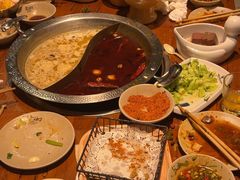 -东巴婆婆云南鱼豆花火锅(大东门店)
