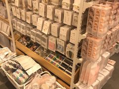 -名创优品(江南新地店)